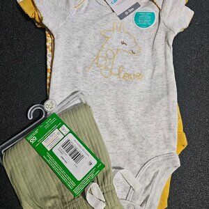 3 Carter's 0-3M onesies and extra pants